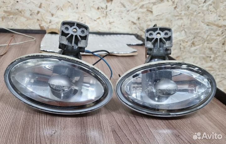 Противотуманные фары Hella Comet ff300