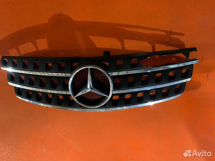 Решетка радиатора Mercedes Benz Ml 350 W164.186