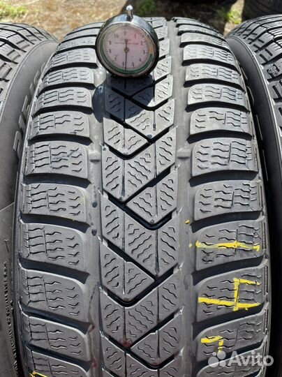 Pirelli Winter Sottozero 3 215/60 R16