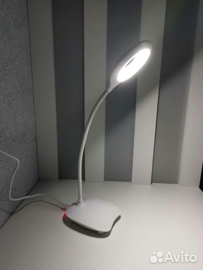 Лампа настольная