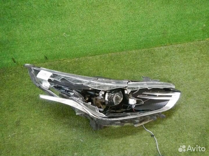 Фара правая Kia Cerato