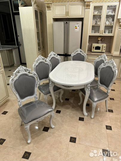Стол и Стулья