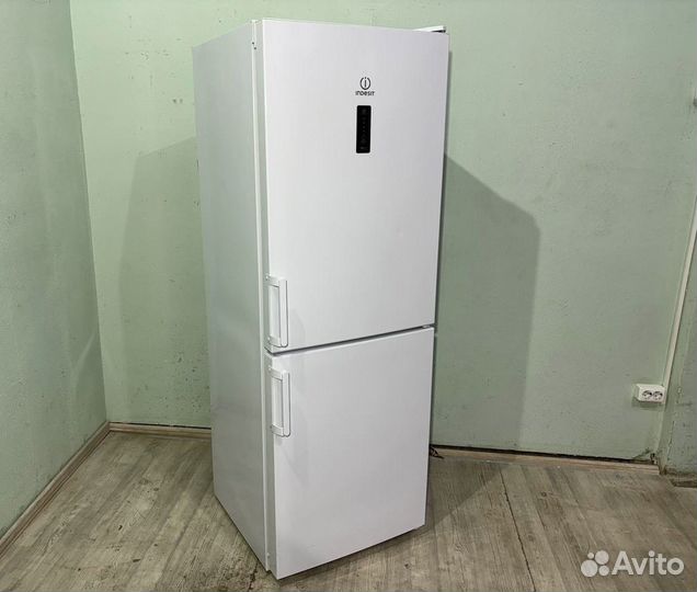Холодильник indesit by