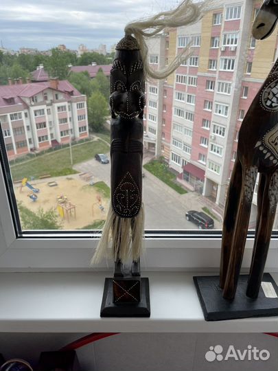 Статуэтки из дерева