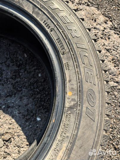 Dunlop SP Winter Ice 01 205/60 R16 92T