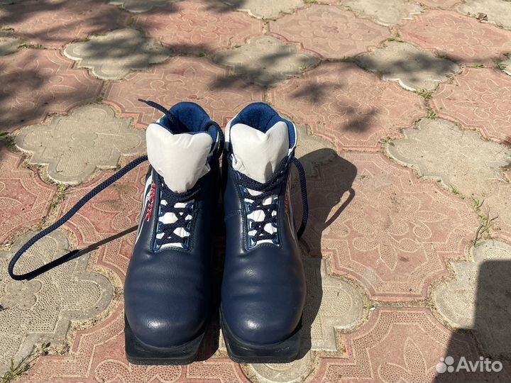 Лыжные ботинки