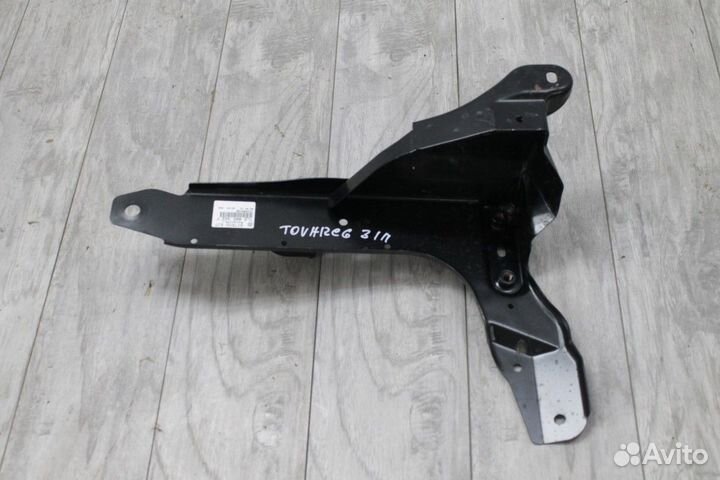 Кронштейн крепления сидений правыйtouareg Таурег
