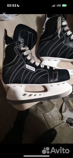 Коньки хоккейные