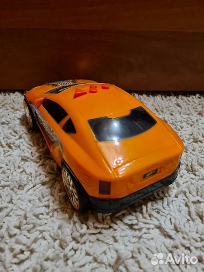 Машинка игрушка