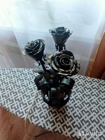 Розы кованые
