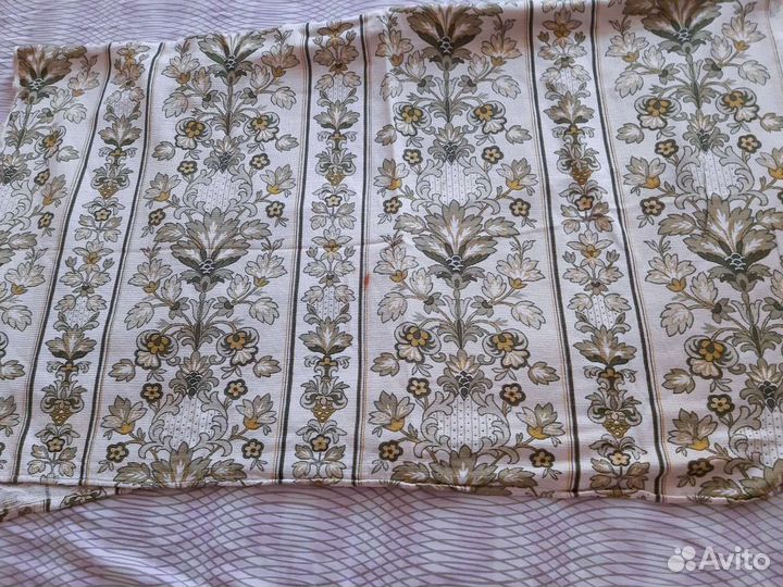 Скатерть с салфетками, шторы