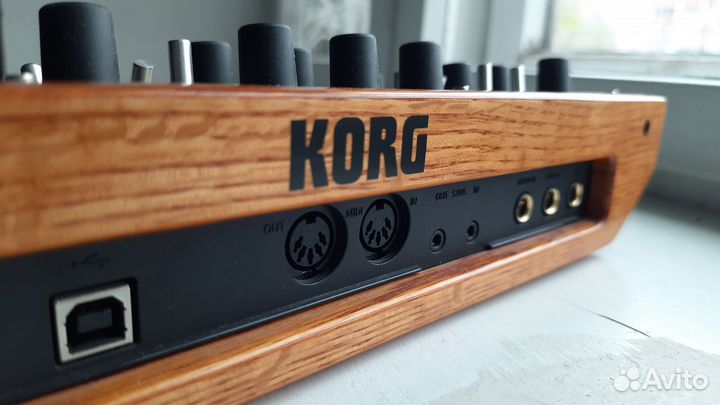 Аналоговый синтезатор Korg Monologue