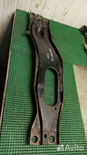 Траверс подрамника Kia Spectra