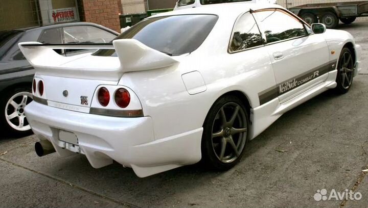 Задний бампер Veilside на Nissan Skyline R33