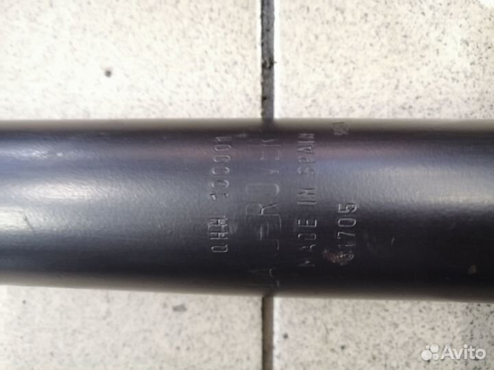 Демпфер рулевой Land Rover Discovery 2