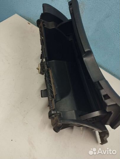 Бардачок Octavia a5