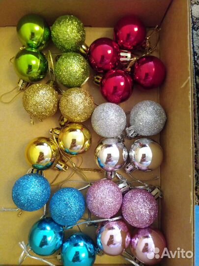 Новогодние шары новые, елка,бабочки