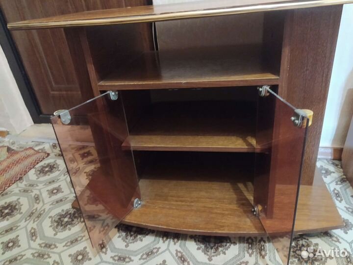 Тумба под телевизор