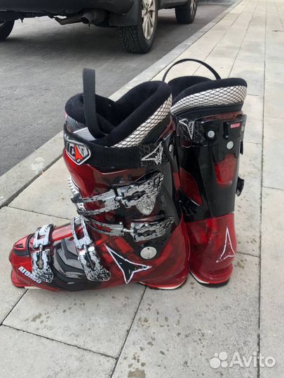 Горнолыжные ботинки atomic 90, размер 28,00-28,5