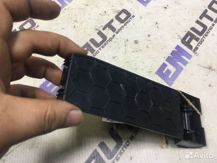 Накладка центральной консоли бмв 730D F01 седан