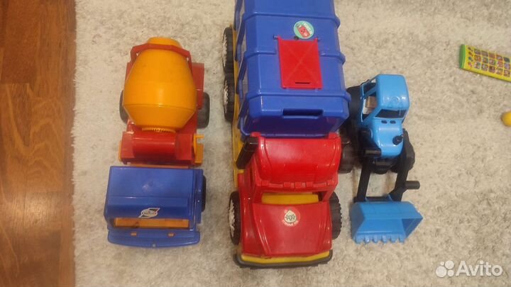 Продам большие машины, мягкие игрушки