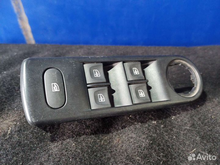 Блок управления стеклами Renault Kaptur 2017