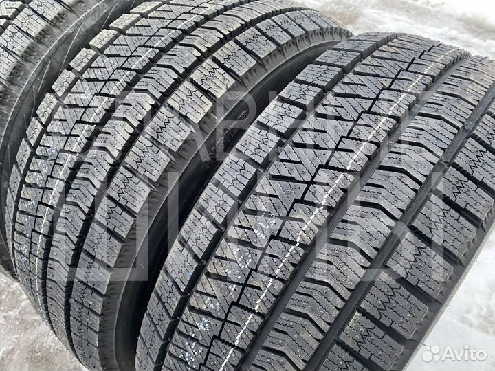Bridgestone Blizzak Ice 245/40 R19 98T