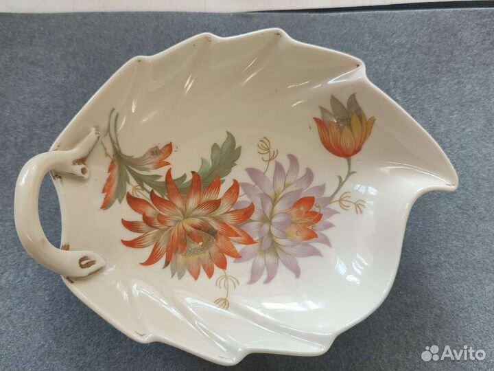 Антикварная тарелка с ручкой Германия