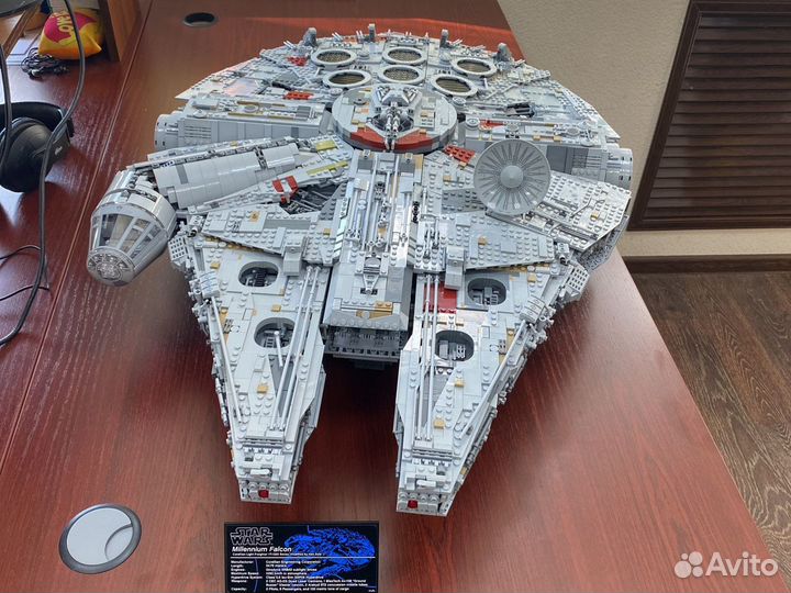Lego millenium falcon 75192