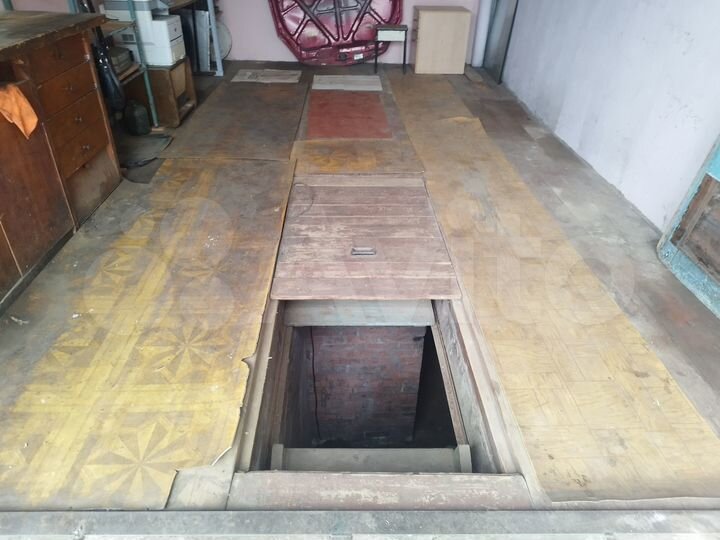 Гараж, > 30 м²