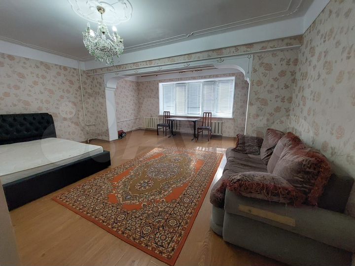 4-к. квартира, 90 м², 7/10 эт.