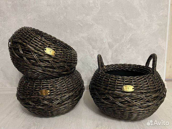 Кашпо из искусственного ротанга