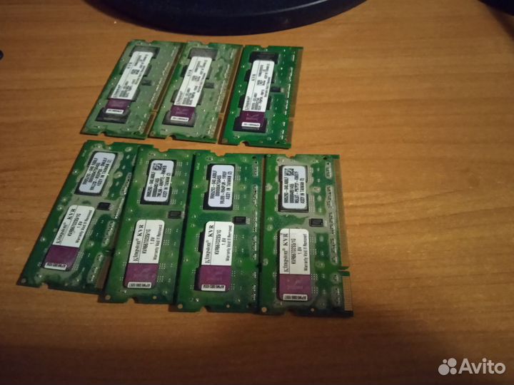 Платы оперативной памяти DDR2 для ноутбука на 1 Gb