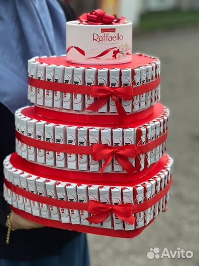 Композиция из киндера.Подарок на день рождение