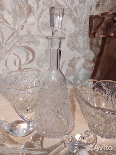Хрусталь, графин продан, лебеди проданы