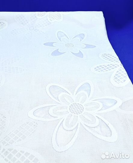 Скатерть 135 х 180 см праздничная белая, Тайвань