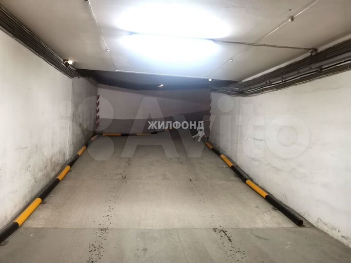 Машиноместо, 16 м²