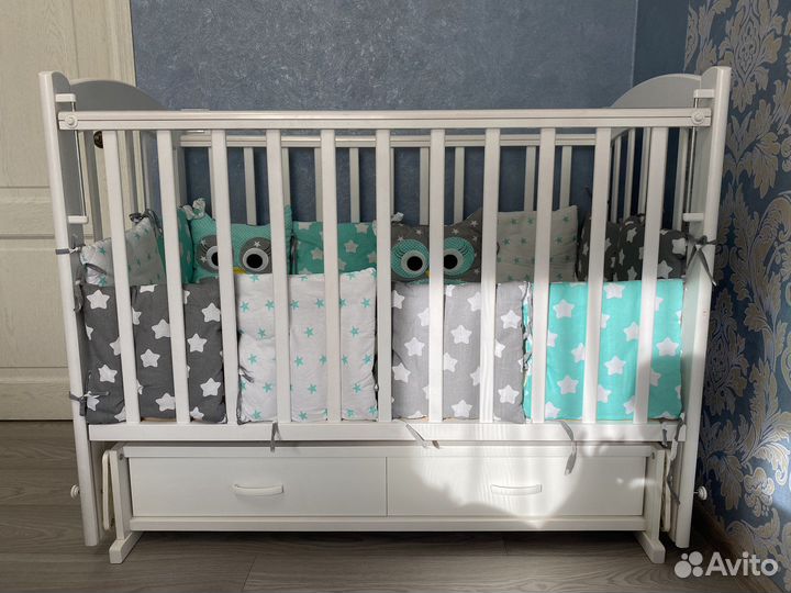 Детская кроватка с маятником+матрас+бортики