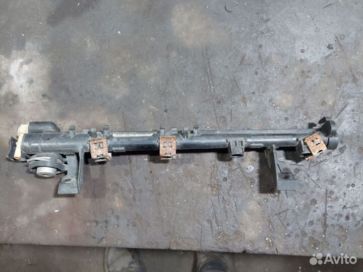 Рейка топливная (рампа) Ford Focus 2