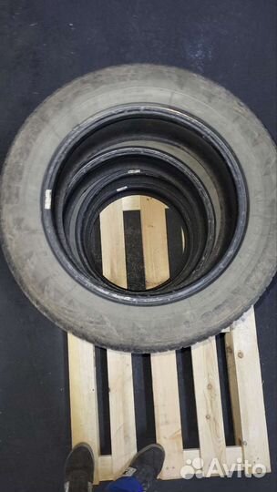 Goodyear UltraGrip Ice 215/60 R16