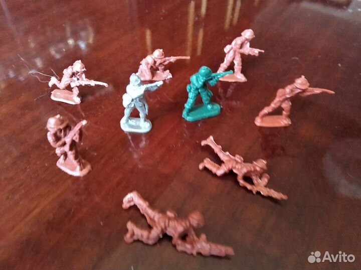 Игрушки СССР солдатики