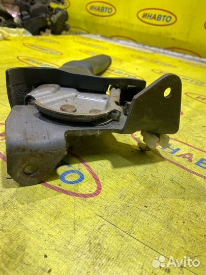 Рычаг стояночного тормоза Renault Logan