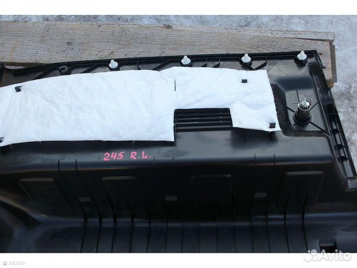 Обшивка багажника на suzuki jimny JB64W,JB74W R06A