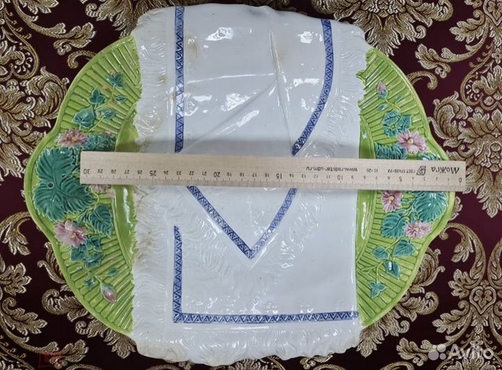 Блюдо старинное. Тарелка. Сухарница с полотенцем