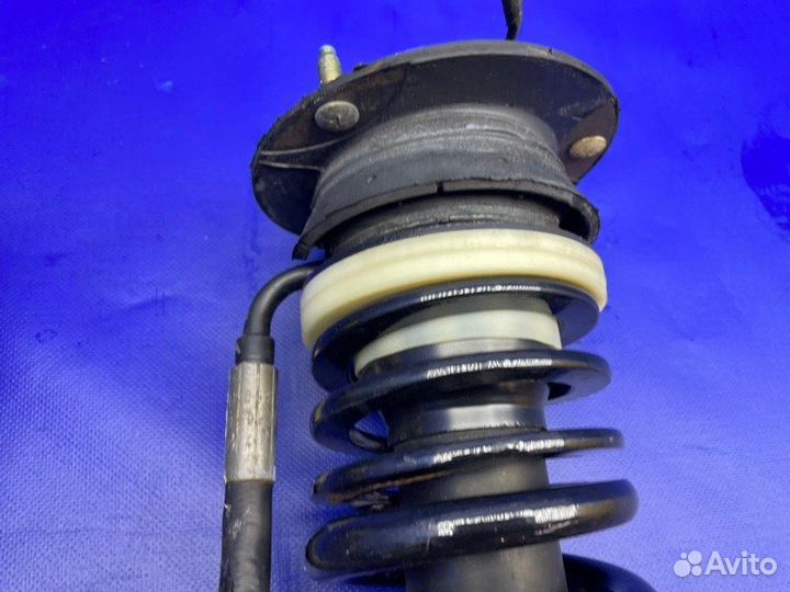 Стойка гидро ABC передняя Mercedes Cl500 W215