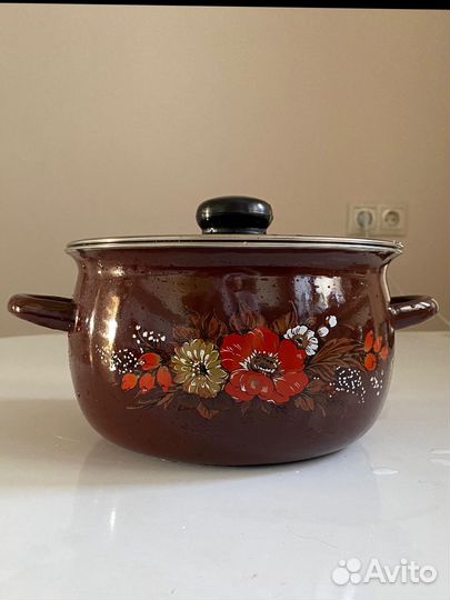 Кастрюля советская эмал.Новая из магазина Ядран