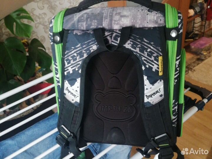 Рюкзак школьный