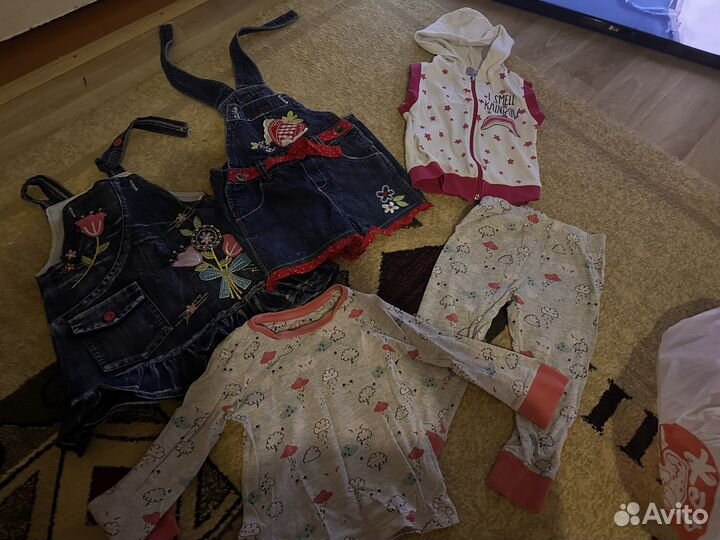 Пакет одежды на девочку