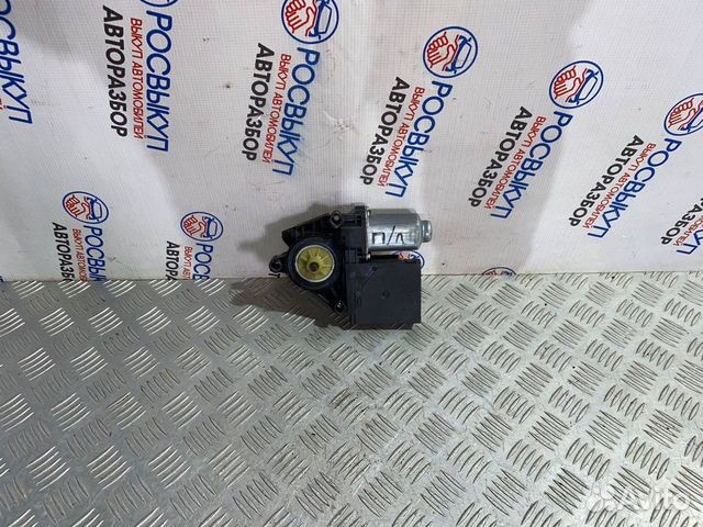 Мотор стеклоподъемника Skoda Octavia A5