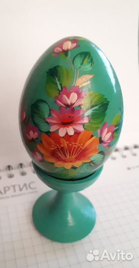 Пасхальное яйцо. Роспись по дереву. 2004 год